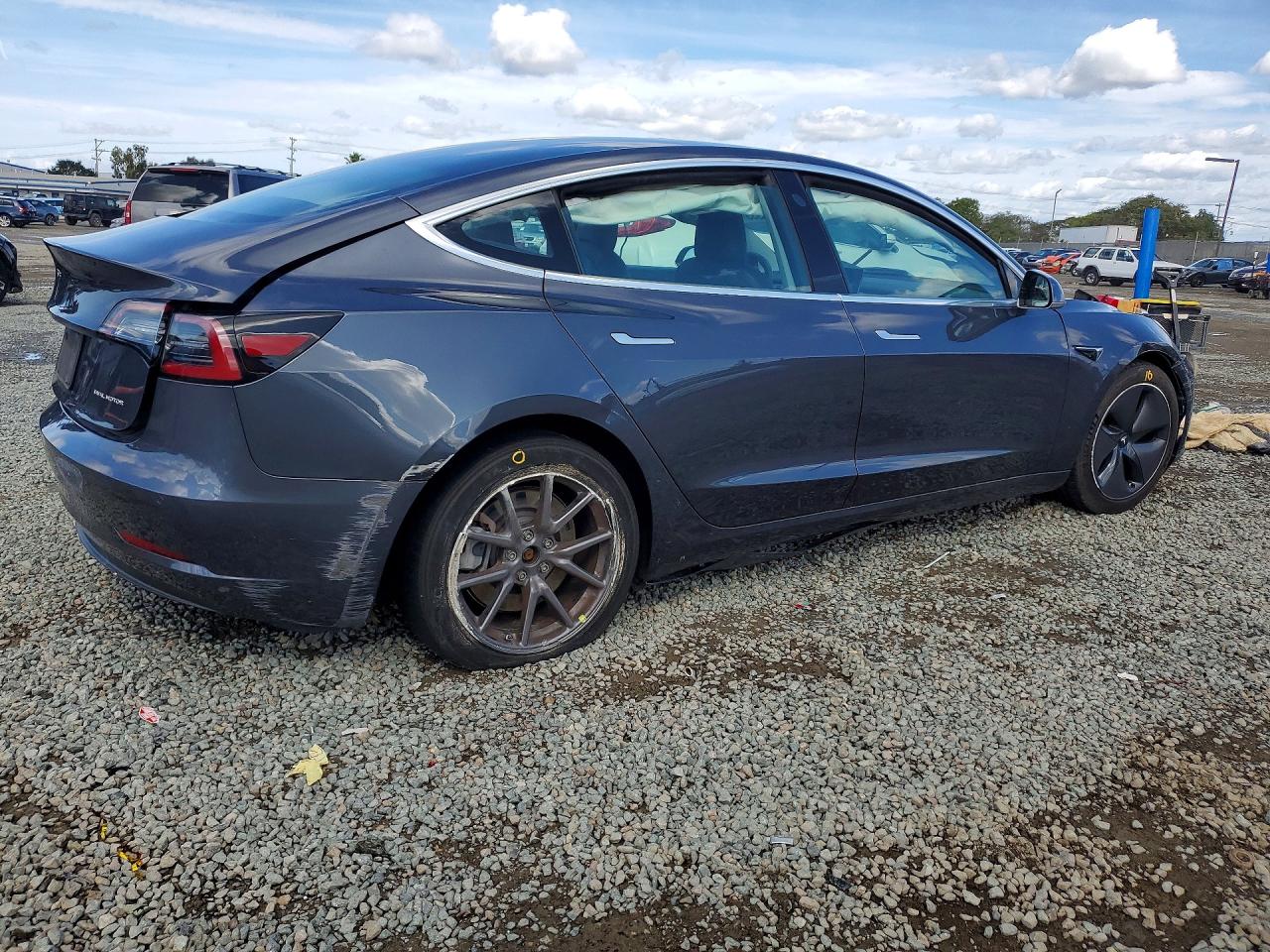 2020 TESLA MODEL 3 photo 3