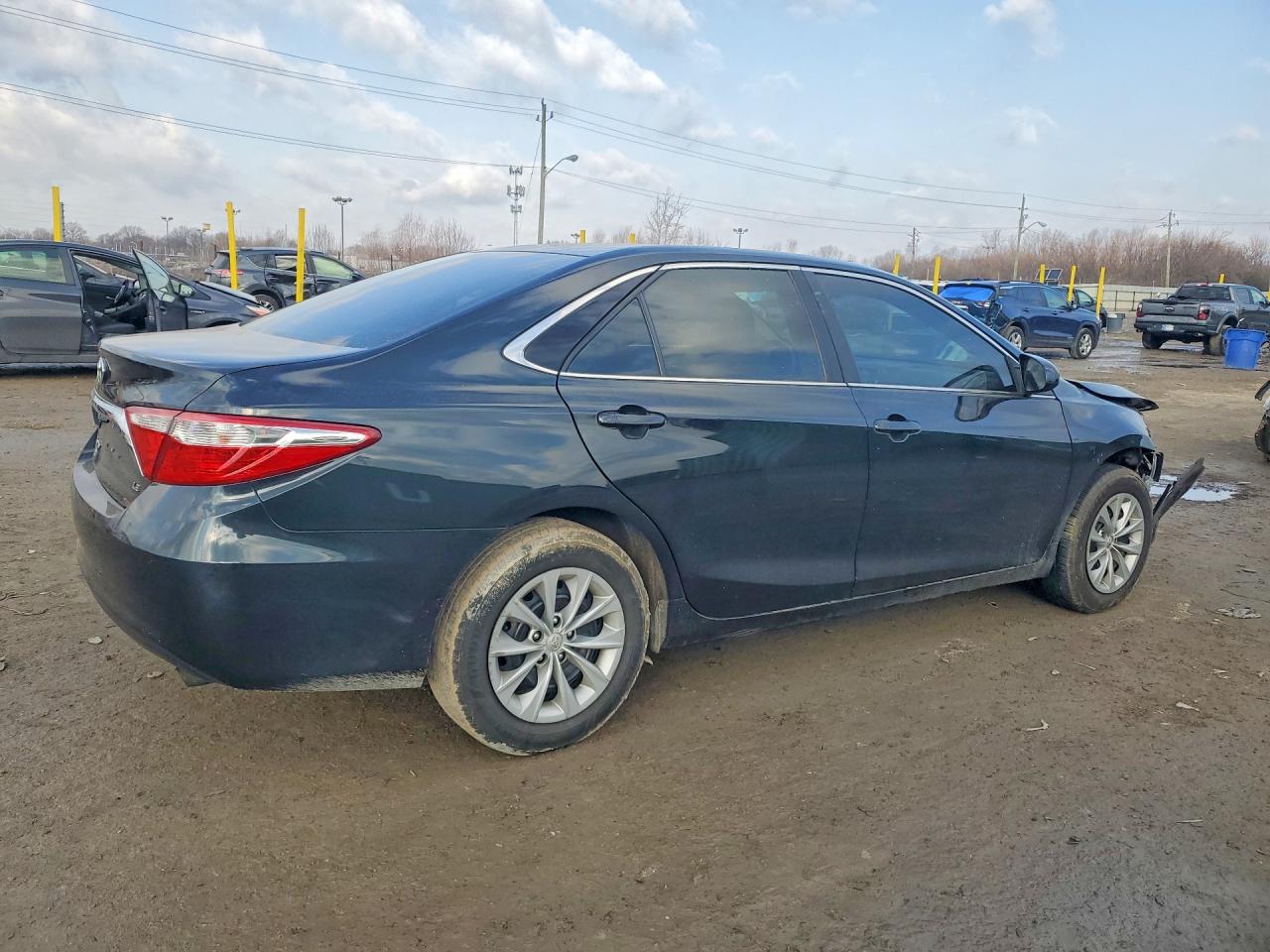 2017 TOYOTA CAMRY LE photo 7