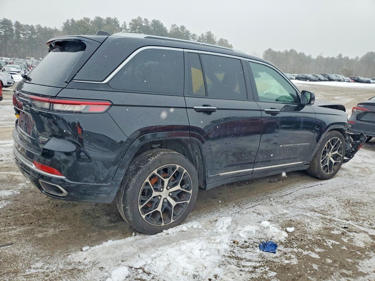 2022 JEEP GRAND CHEROKEE SUMMIT photo 3