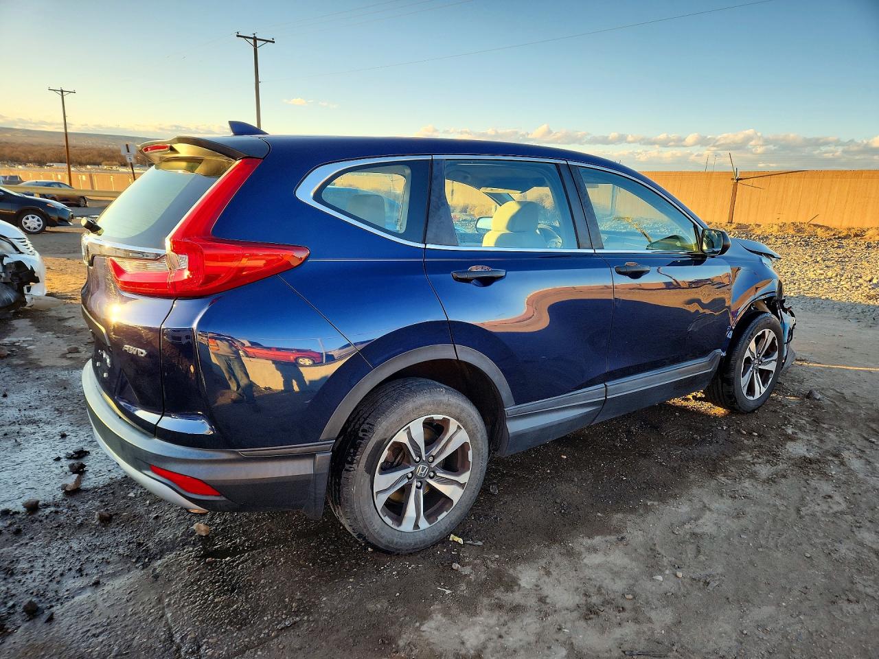 2018 HONDA CR-V LX photo 3