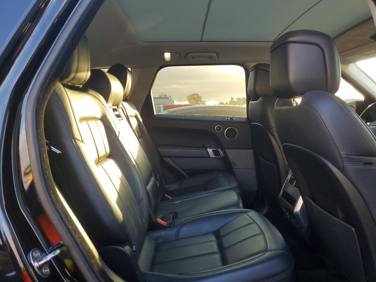 2020 LAND ROVER RANGE ROVER SPORT HSE photo 11