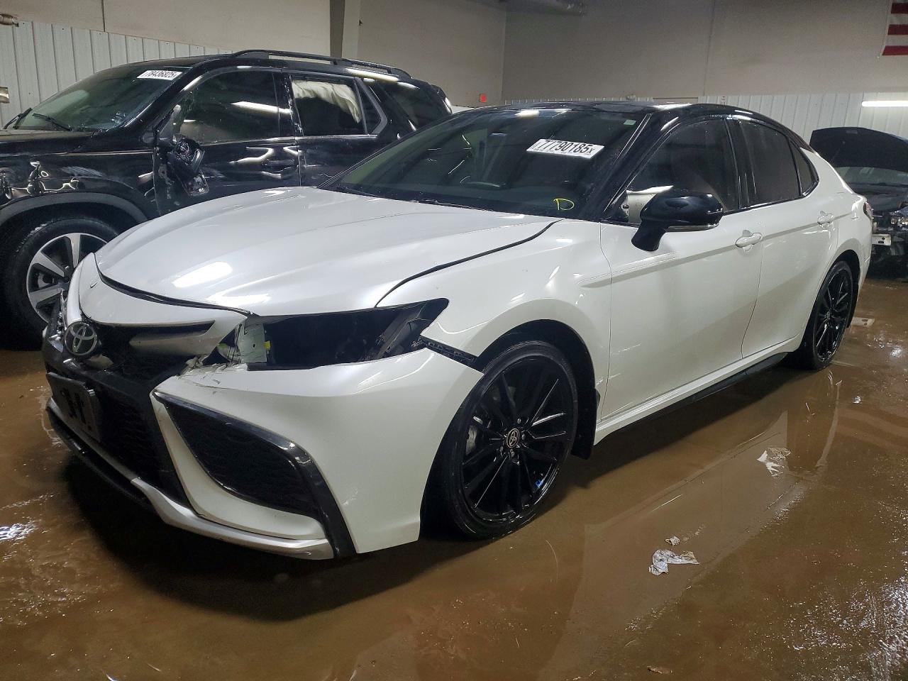 2024 TOYOTA CAMRY