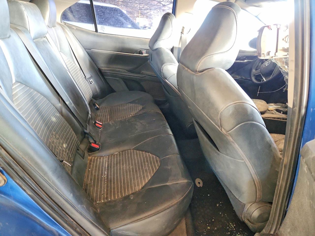 2019 TOYOTA CAMRY L photo 10