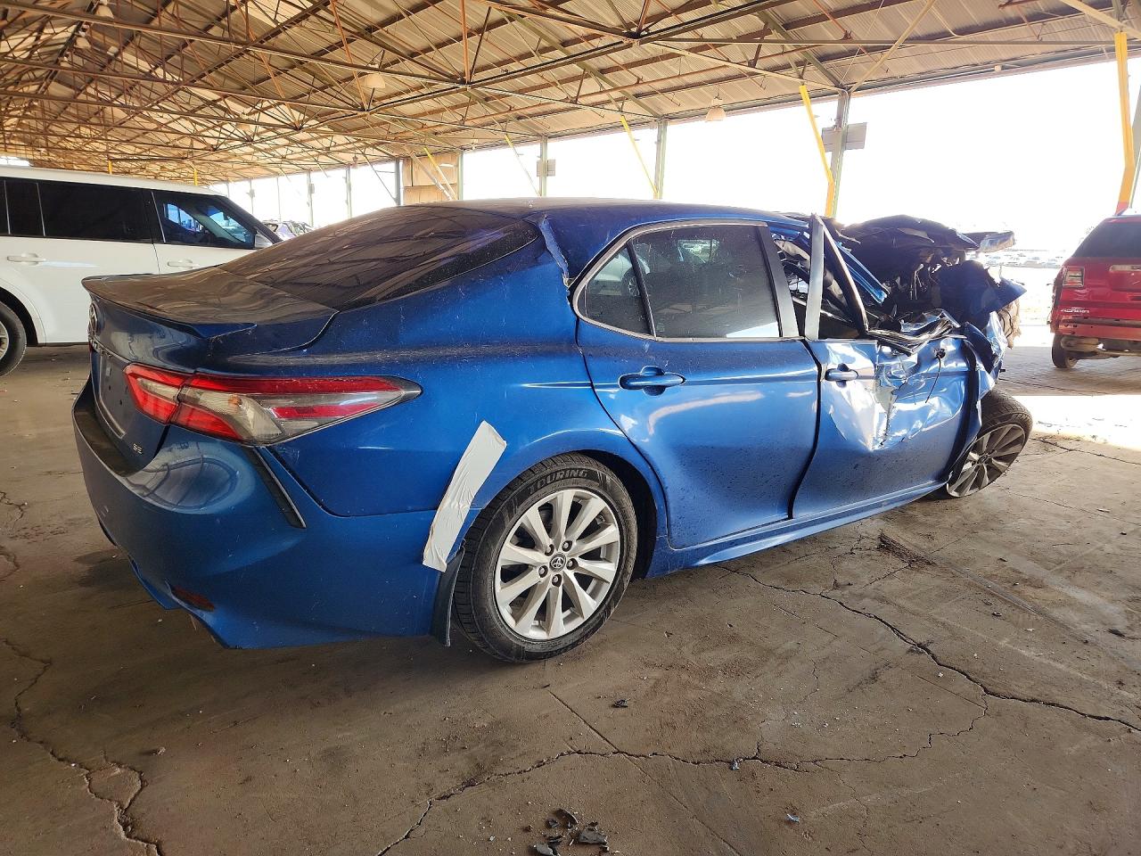 2019 TOYOTA CAMRY L photo 3