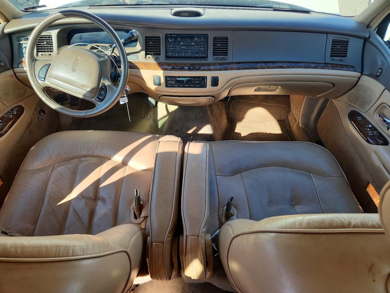 1997 LINCOLN TOWN CAR EXECUTIVE photo 8