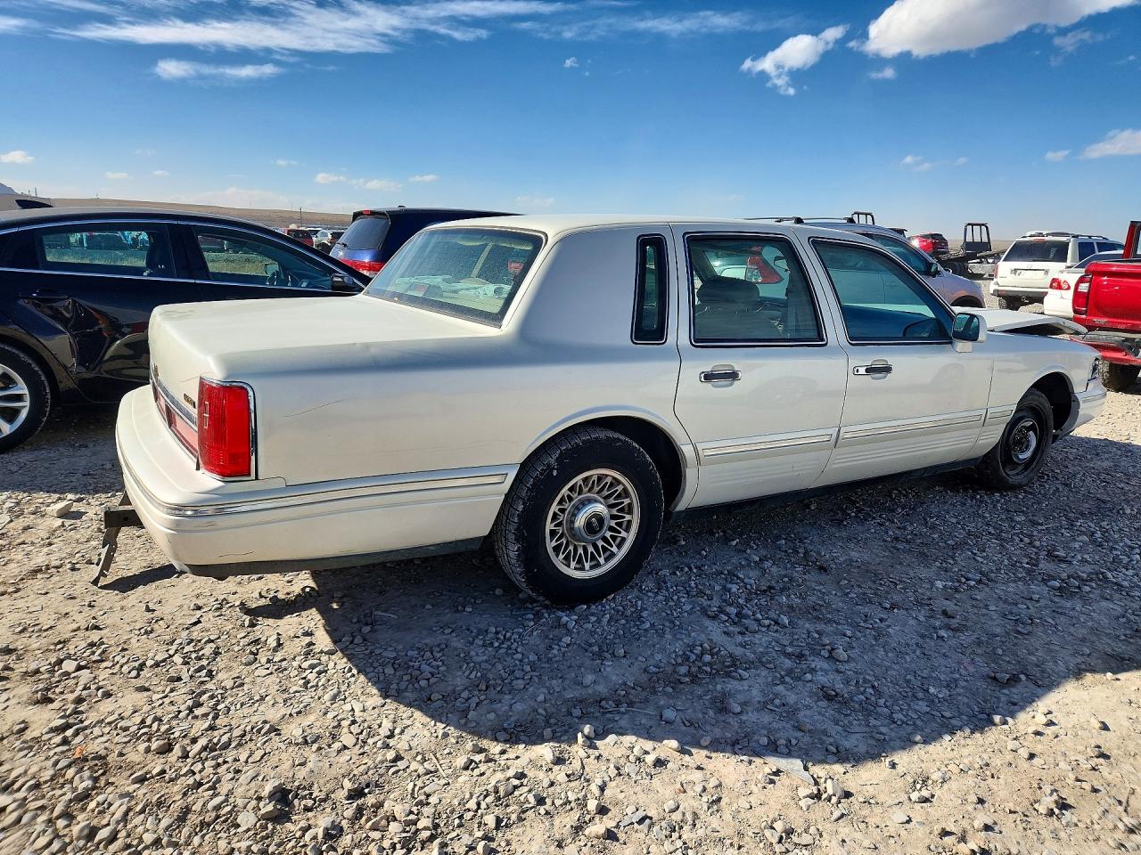 1997 LINCOLN TOWN CAR EXECUTIVE photo 3