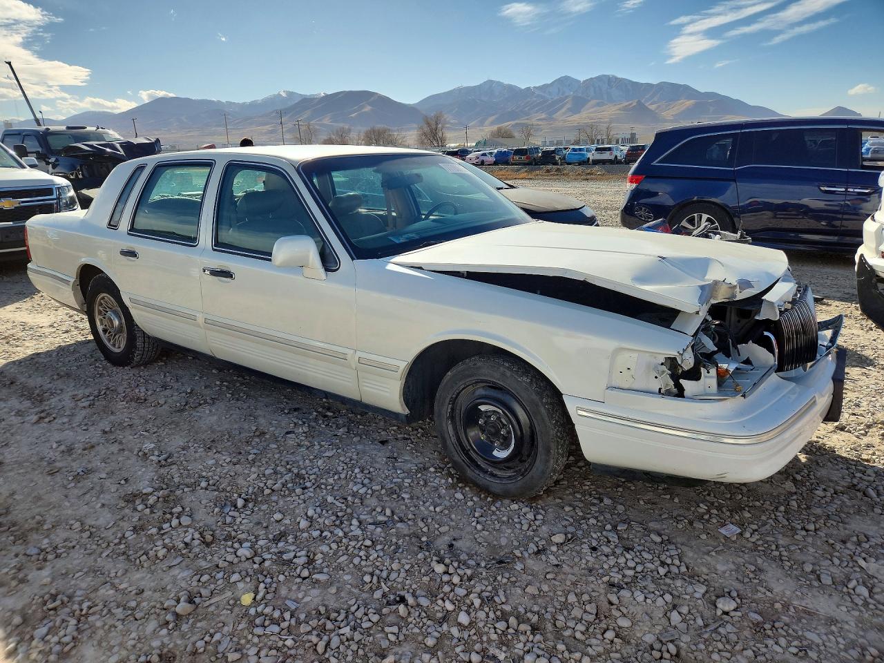 1997 LINCOLN TOWN CAR EXECUTIVE photo 4