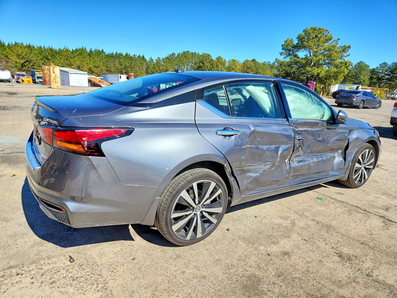 2019 NISSAN ALTIMA PLATINUM photo 3