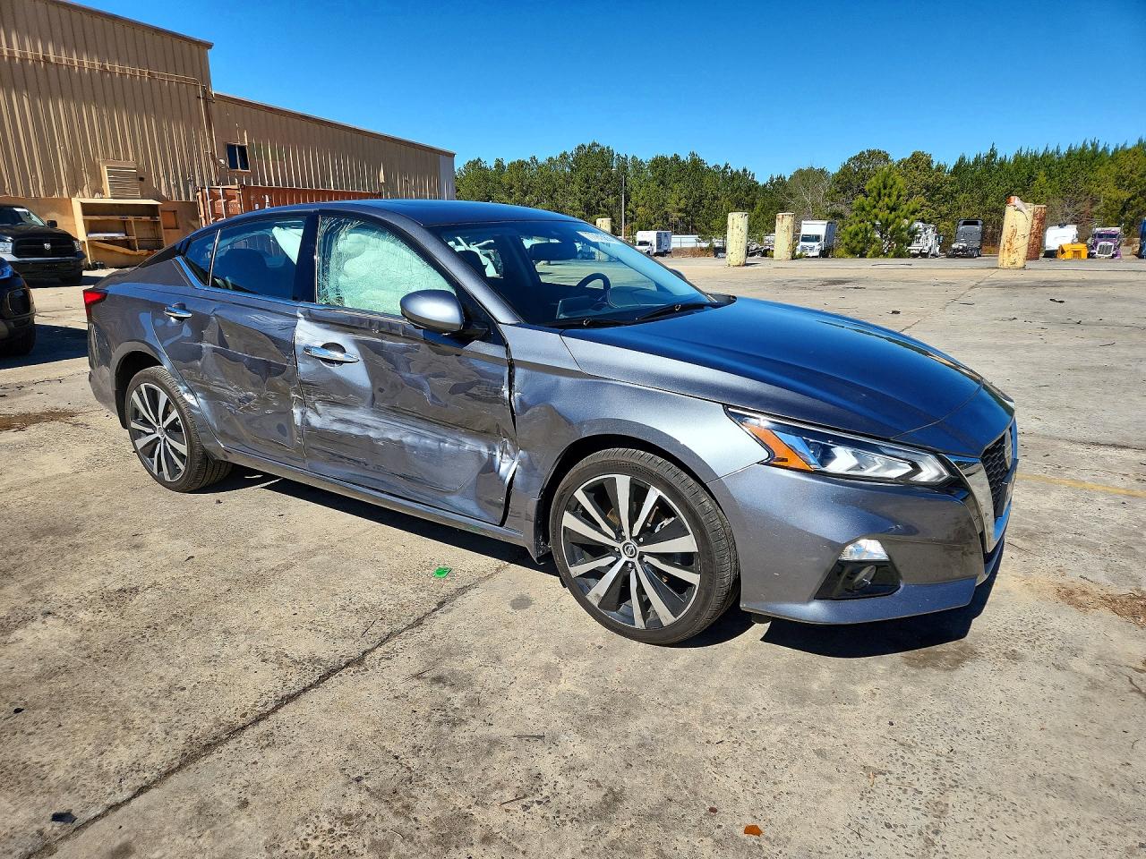 2019 NISSAN ALTIMA PLATINUM photo 4