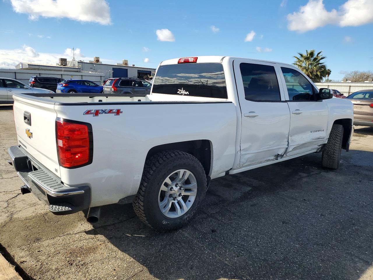 2017 CHEVROLET SILVERADO K1500 LT photo 3