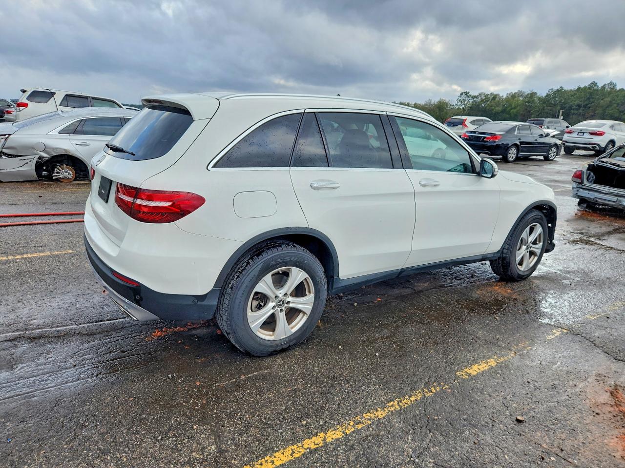 2018 MERCEDES-BENZ GLC 300 photo 3