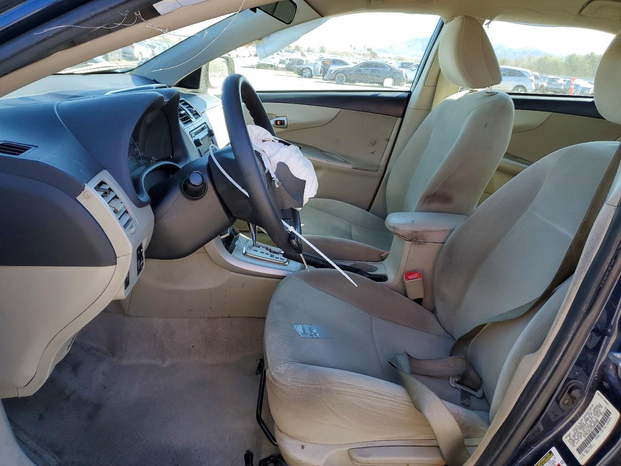 2012 TOYOTA COROLLA LE photo 7