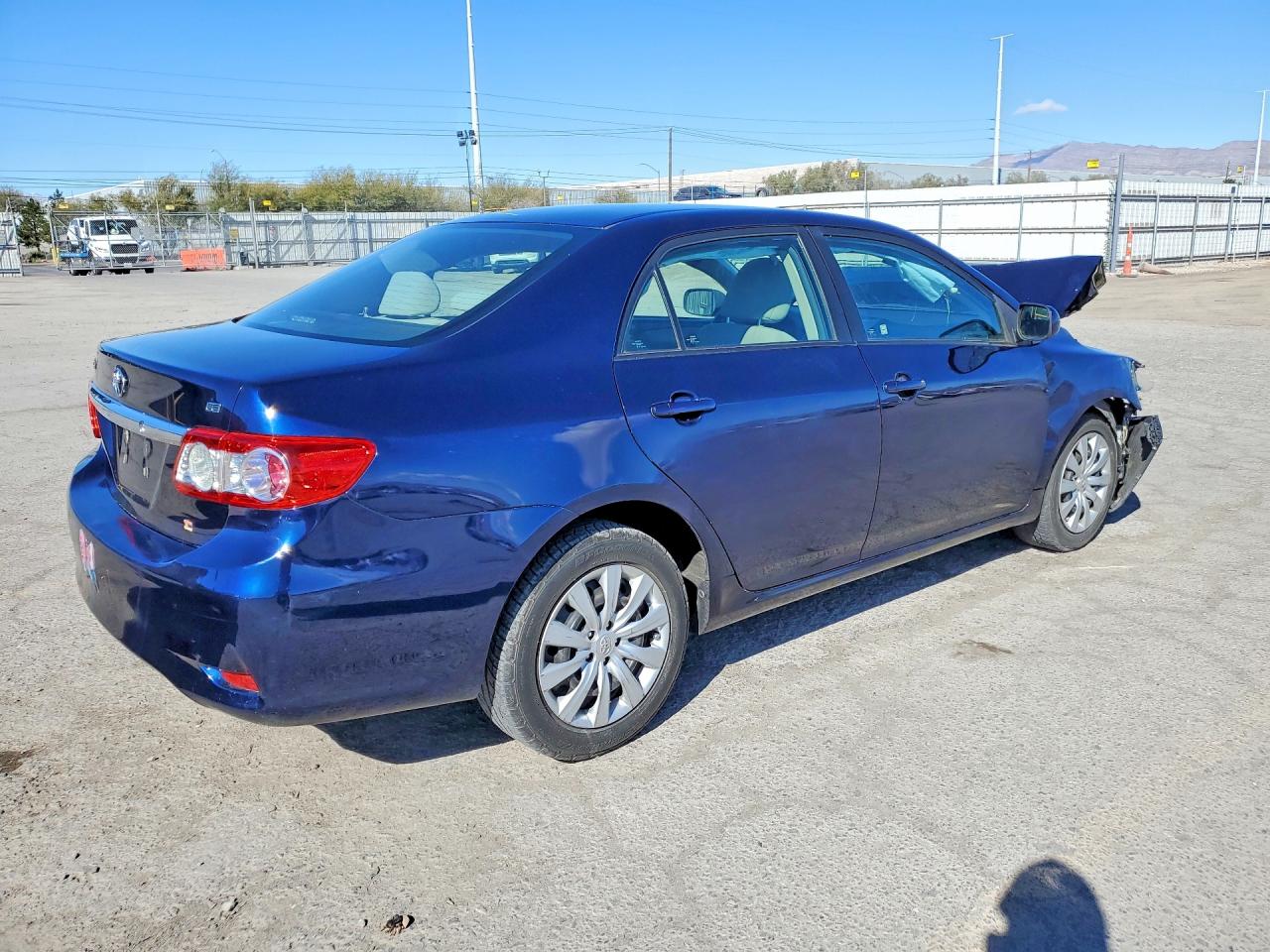 2012 TOYOTA COROLLA LE photo 3