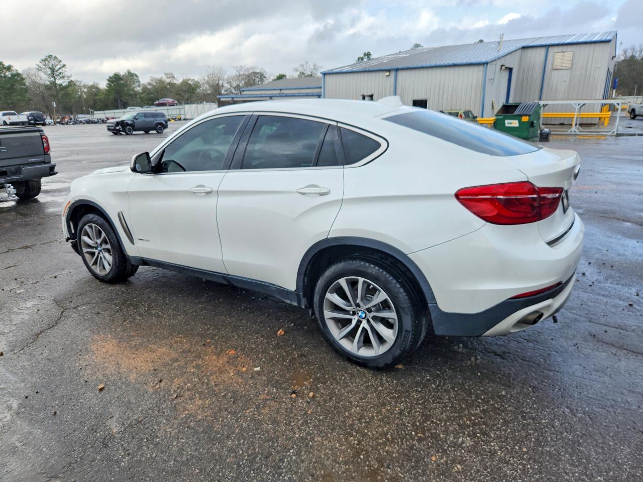 2017 BMW X6 SDRIVE35I photo 2