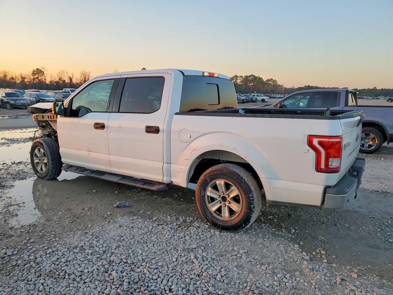 2015 FORD F150 SUPERCREW photo 2