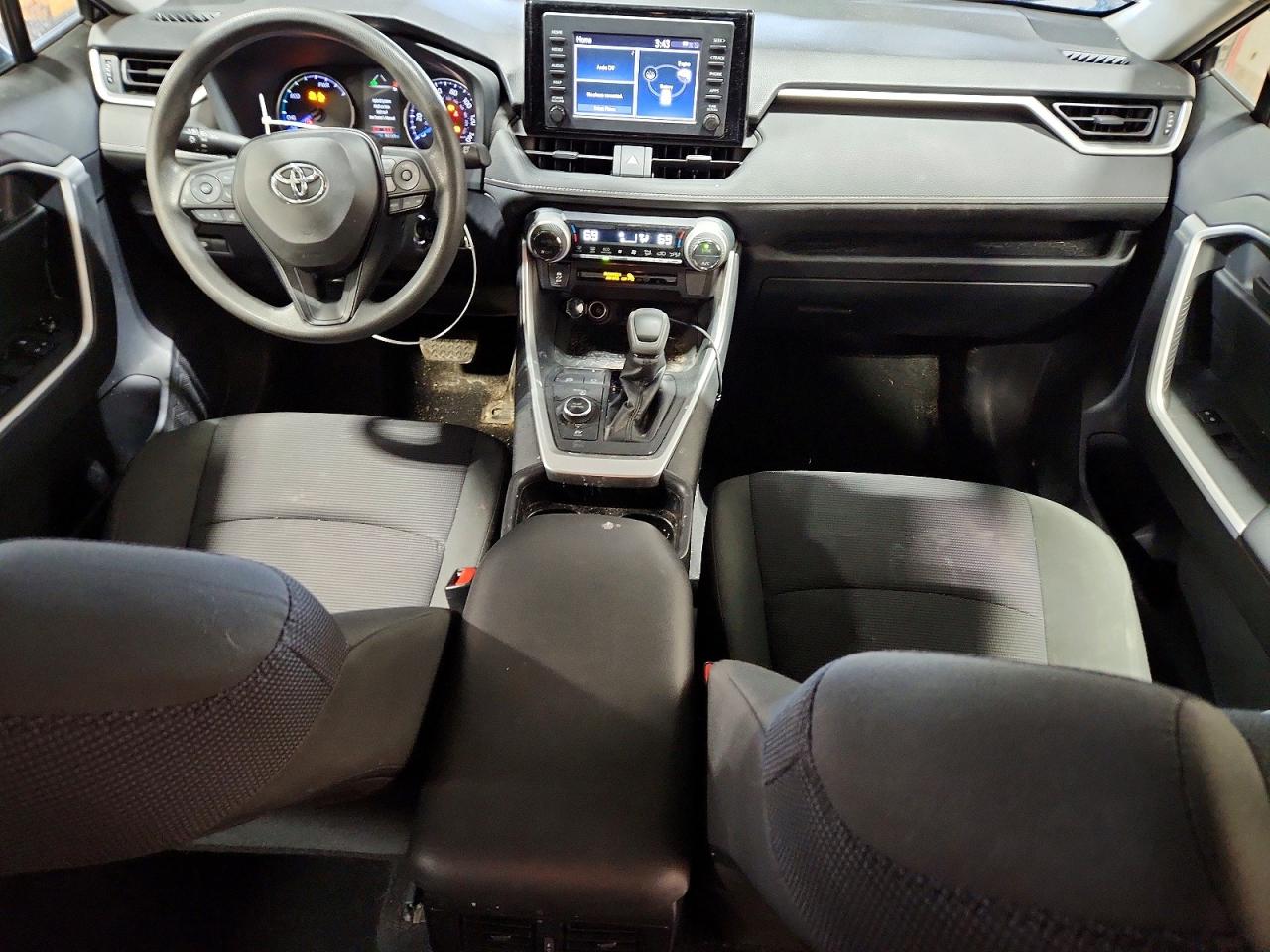 2019 TOYOTA RAV4 LE photo 8