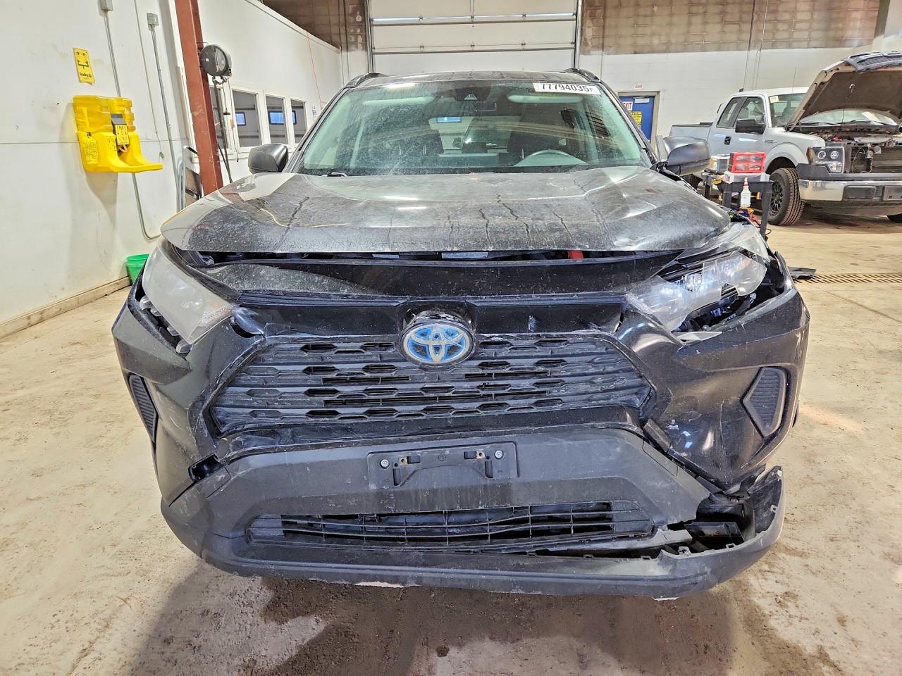 2019 TOYOTA RAV4 LE photo 5