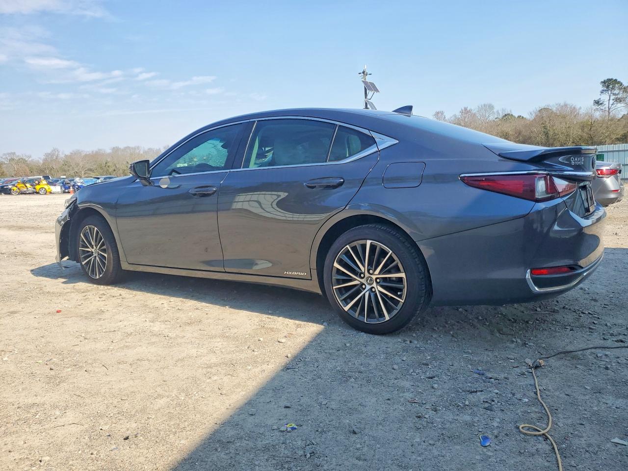 2022 LEXUS ES 300H BASE photo 2