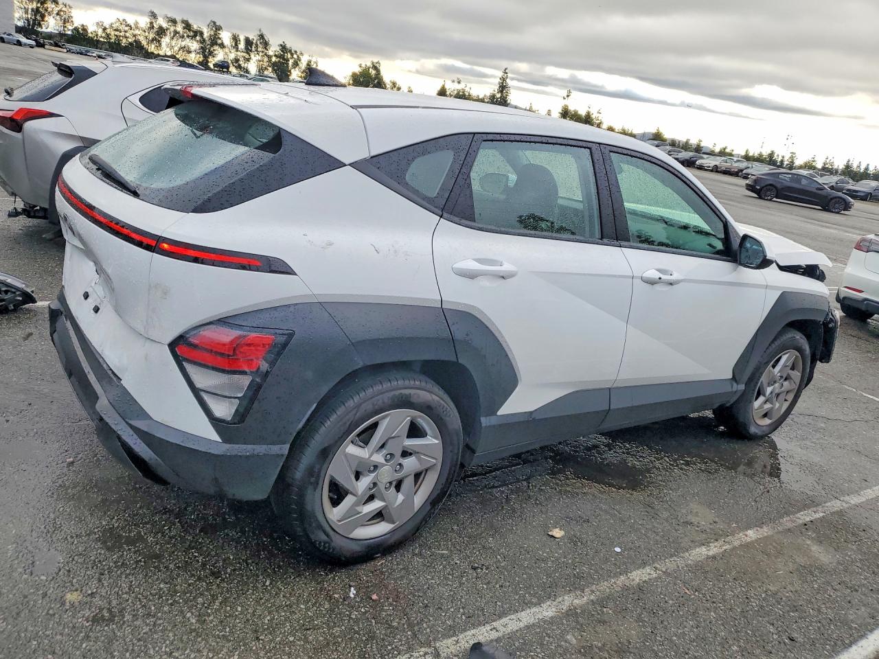 2025 HYUNDAI KONA SE photo 5