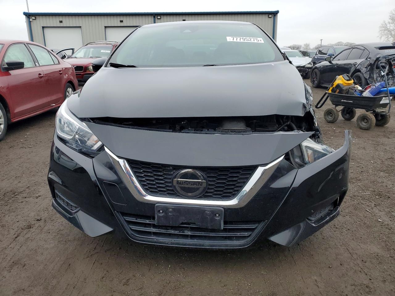 2021 NISSAN VERSA SV photo 5