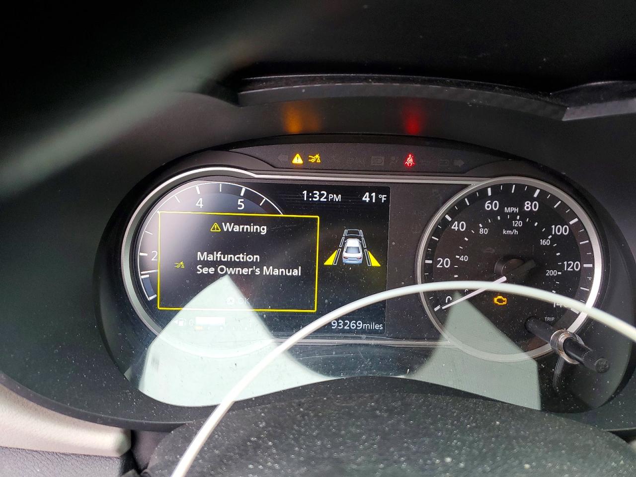 2021 NISSAN VERSA SV photo 9