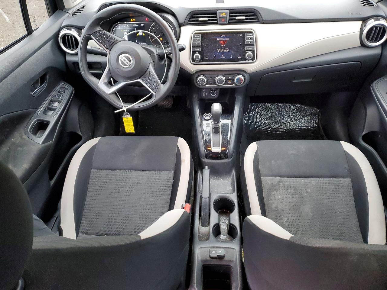 2021 NISSAN VERSA SV photo 8