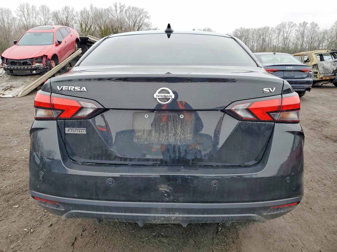 2021 NISSAN VERSA SV photo 6