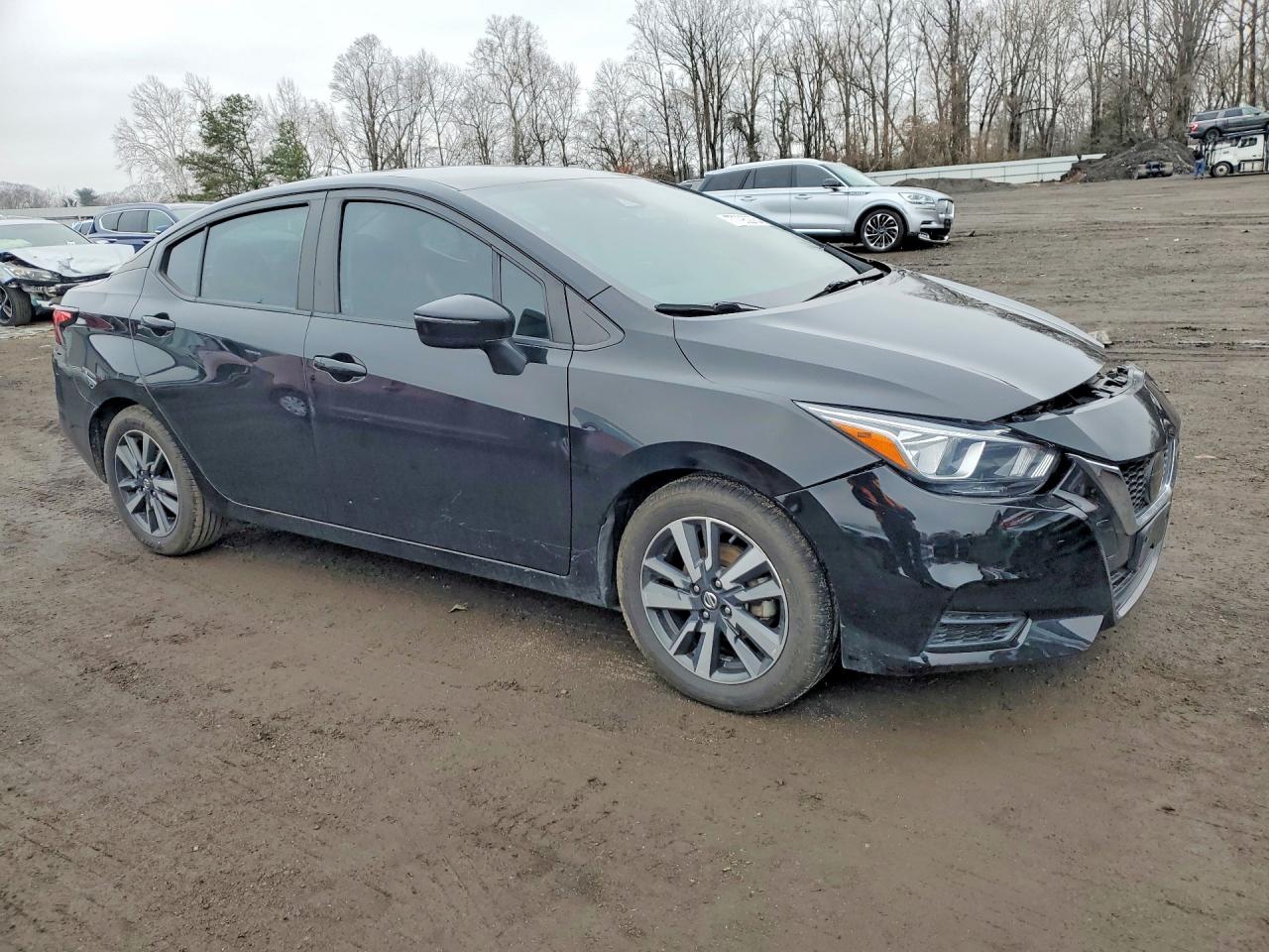 2021 NISSAN VERSA SV photo 4