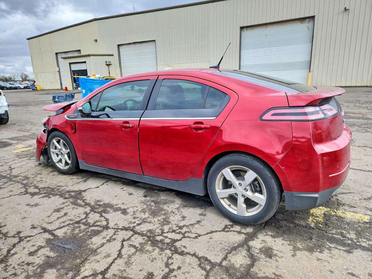 2013 CHEVROLET VOLT photo 2