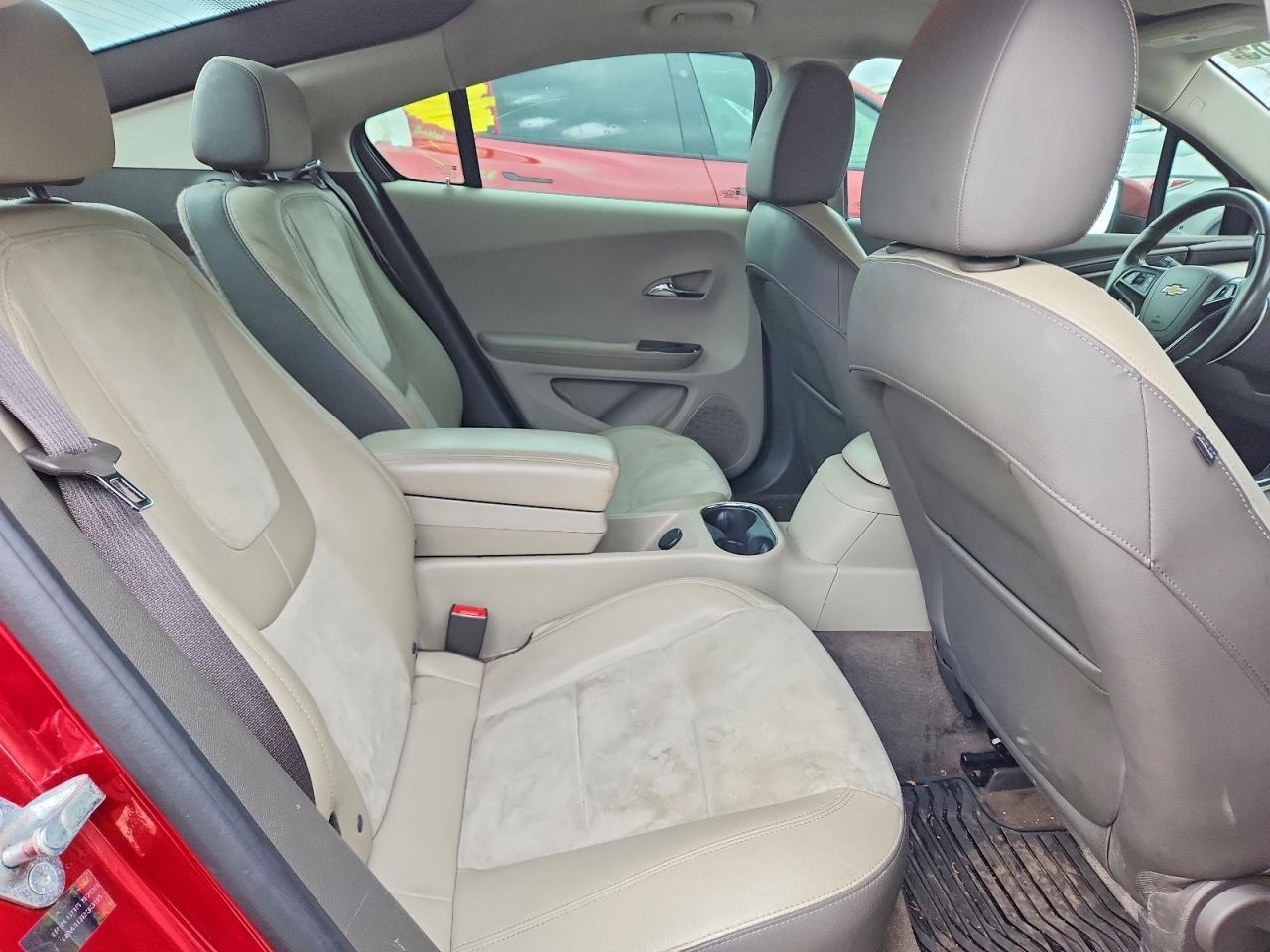 2013 CHEVROLET VOLT photo 10