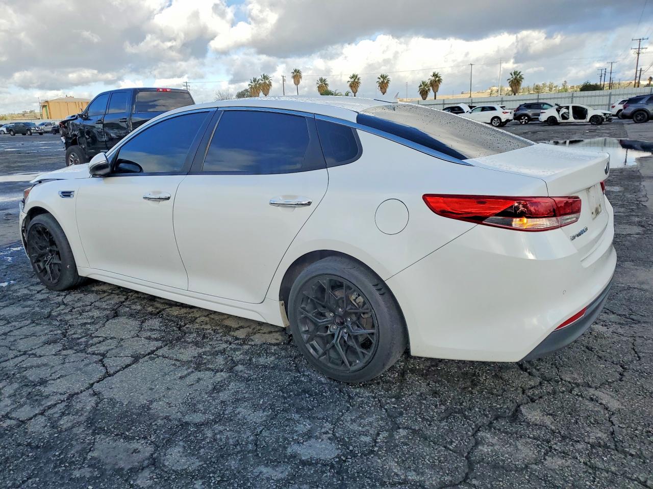 2018 KIA OPTIMA LX photo 3