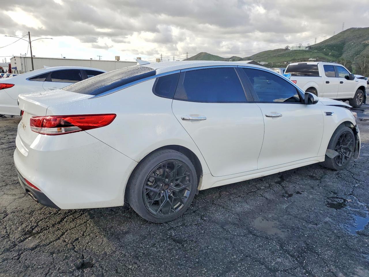 2018 KIA OPTIMA LX photo 5