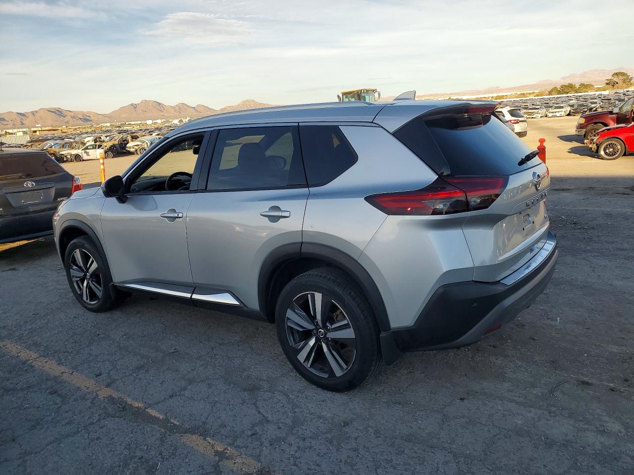 2021 NISSAN ROGUE SL photo 3