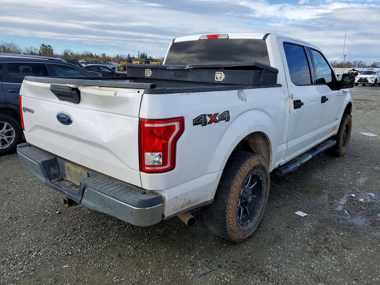 2017 FORD F150 SUPERCREW photo 3