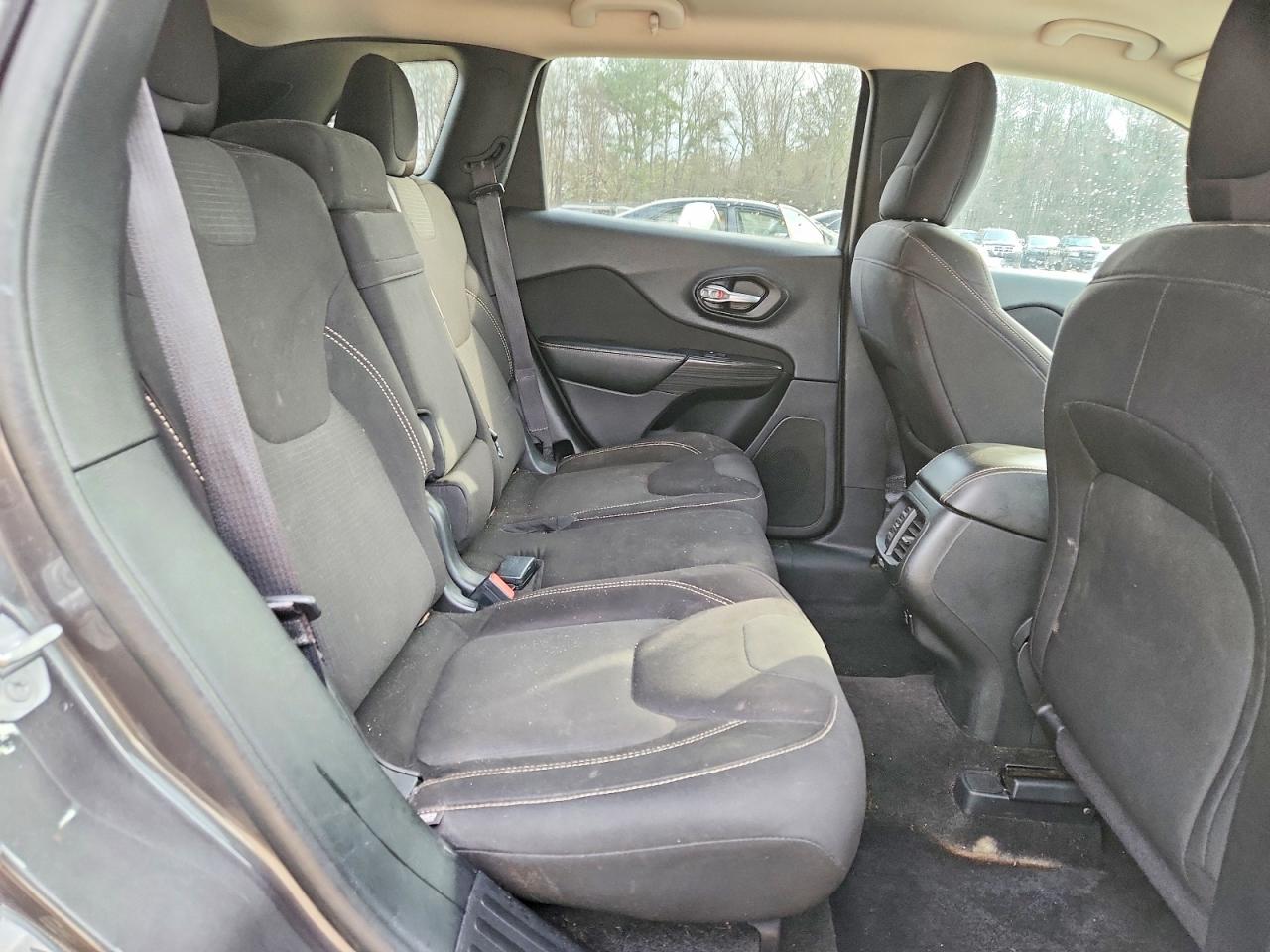 2015 JEEP CHEROKEE LATITUDE photo 21