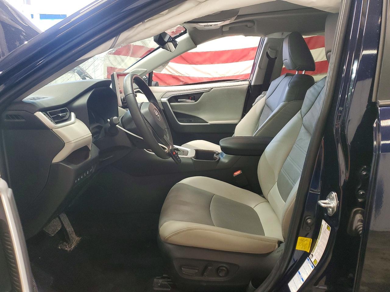 2022 TOYOTA RAV4 LIMITED photo 7