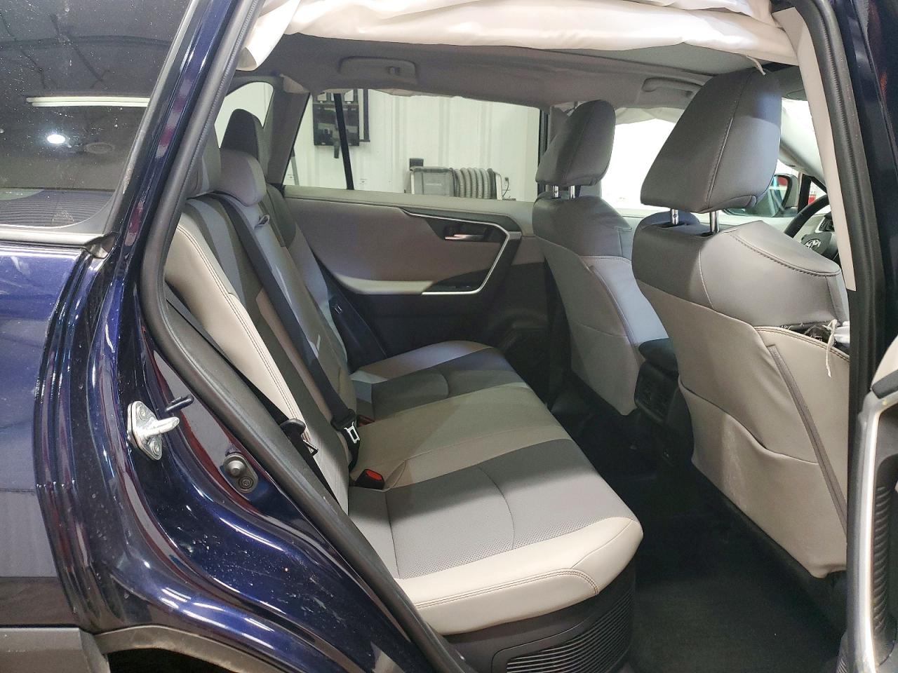 2022 TOYOTA RAV4 LIMITED photo 11