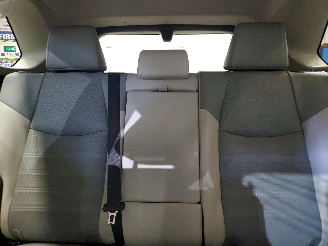 2022 TOYOTA RAV4 LIMITED photo 10