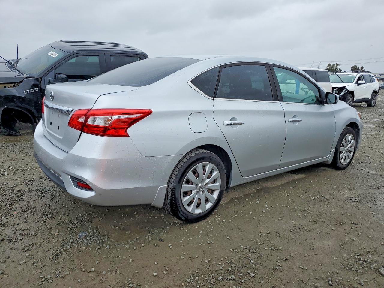 2016 NISSAN SENTRA S photo 5