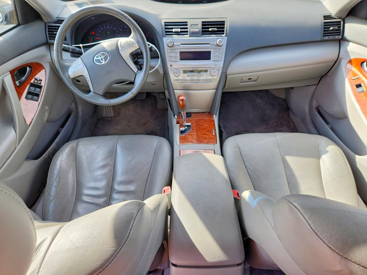 2011 TOYOTA CAMRY photo 8