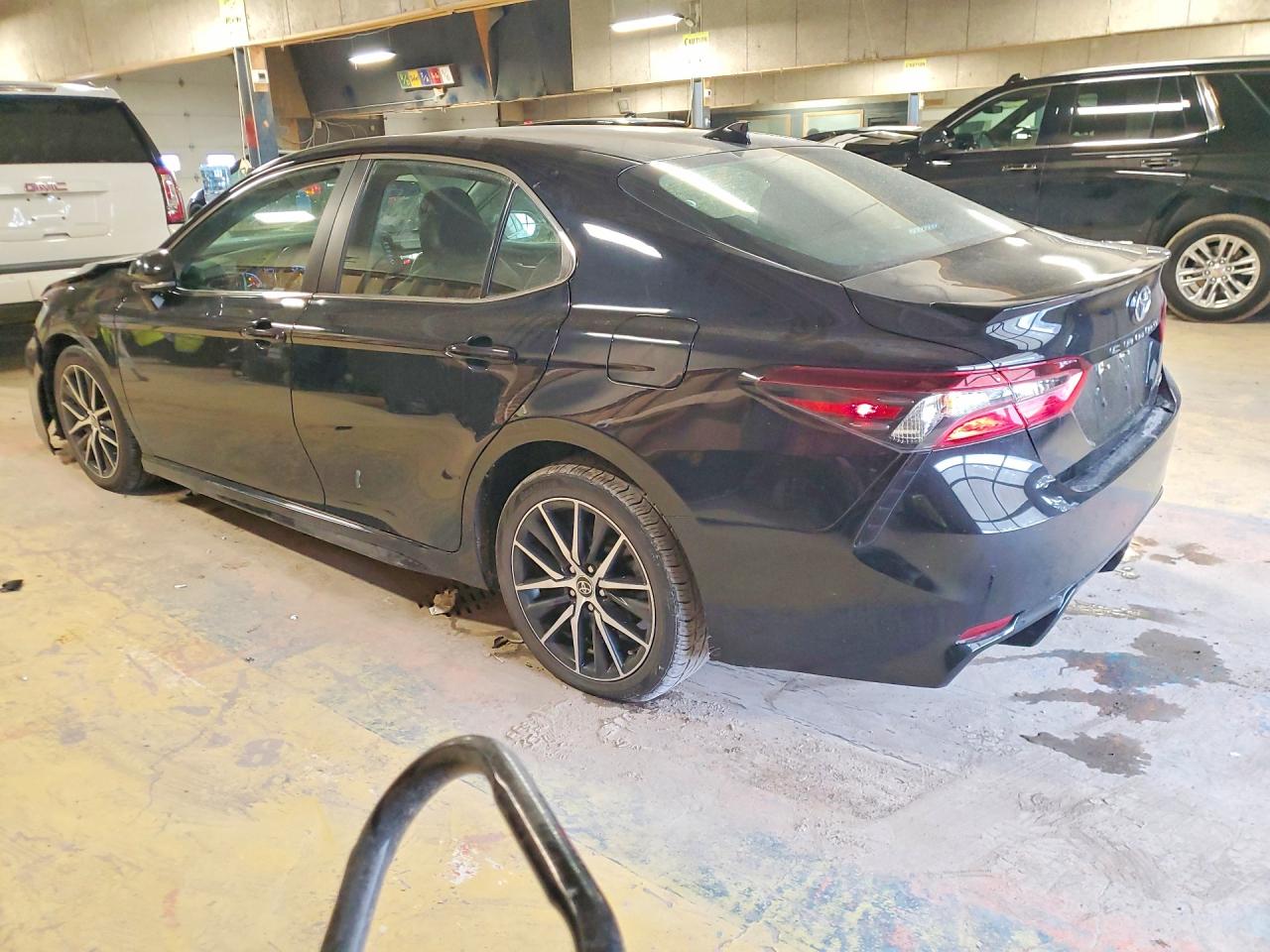 2023 TOYOTA CAMRY SE photo 3