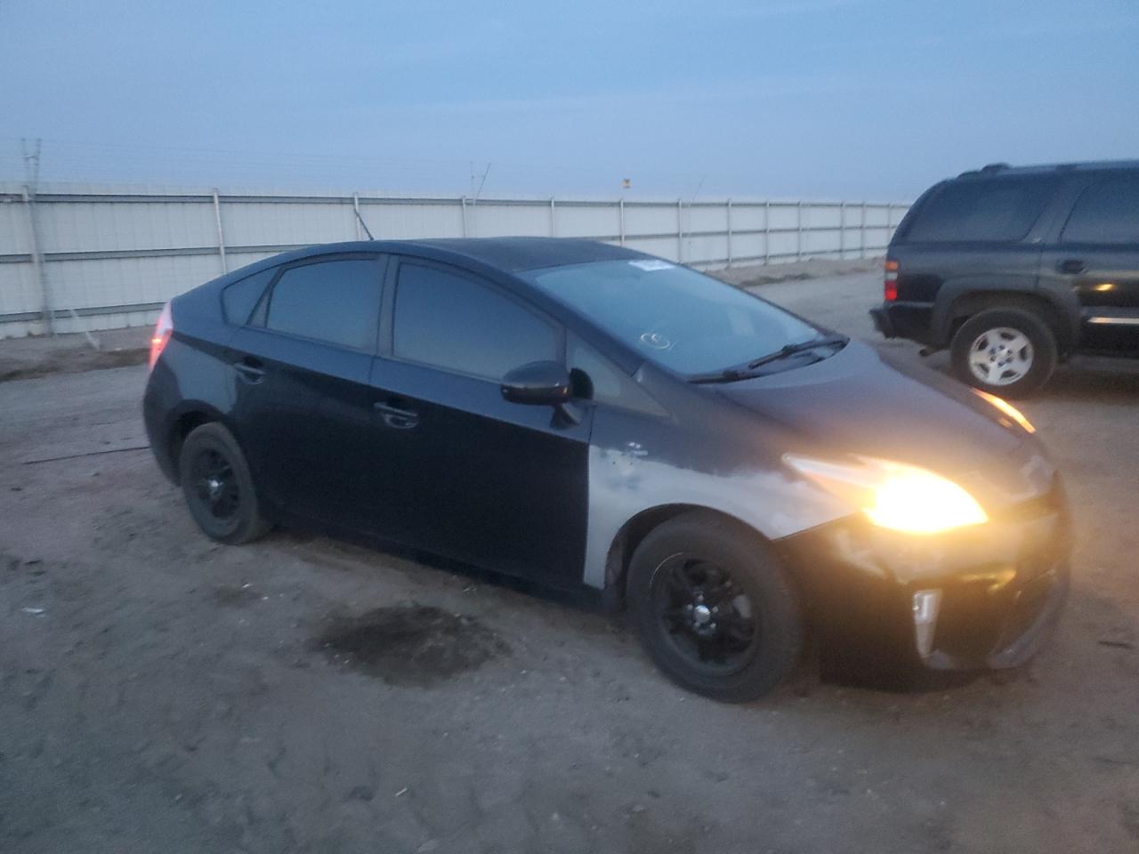 2012 TOYOTA PRIUS photo 4