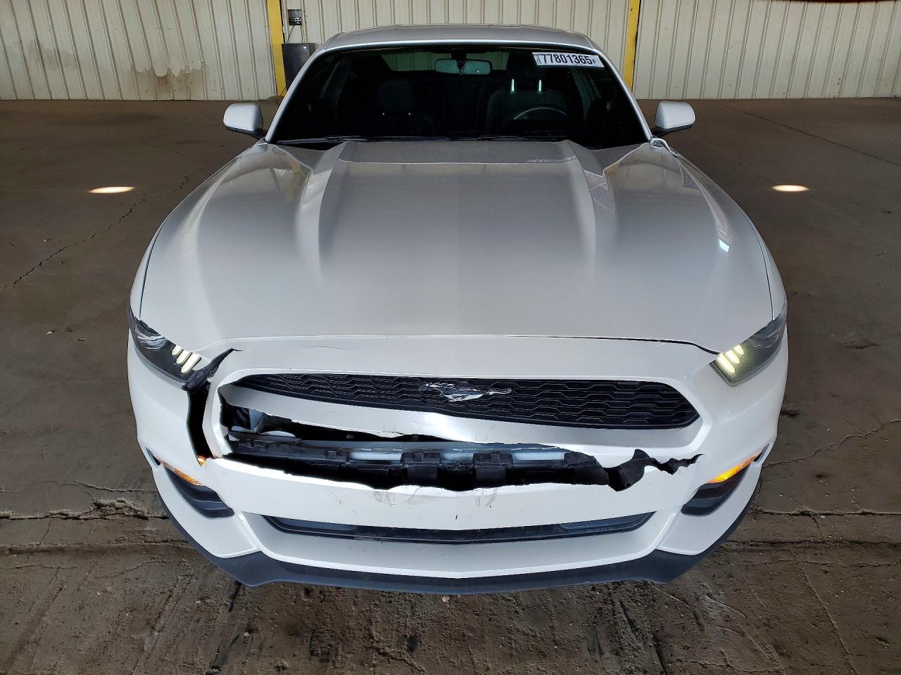 2017 FORD MUSTANG photo 5