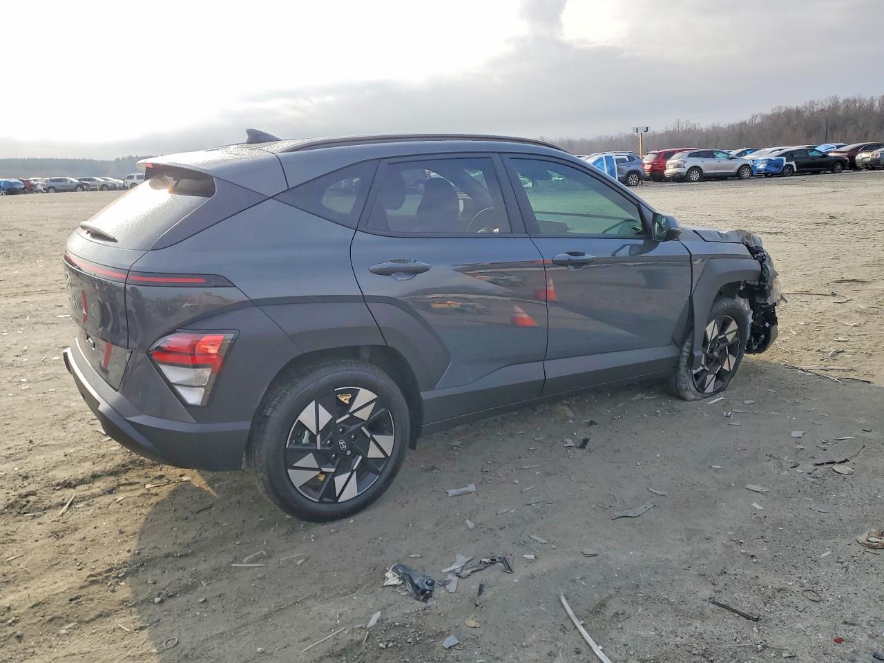 2025 HYUNDAI KONA SEL photo 5