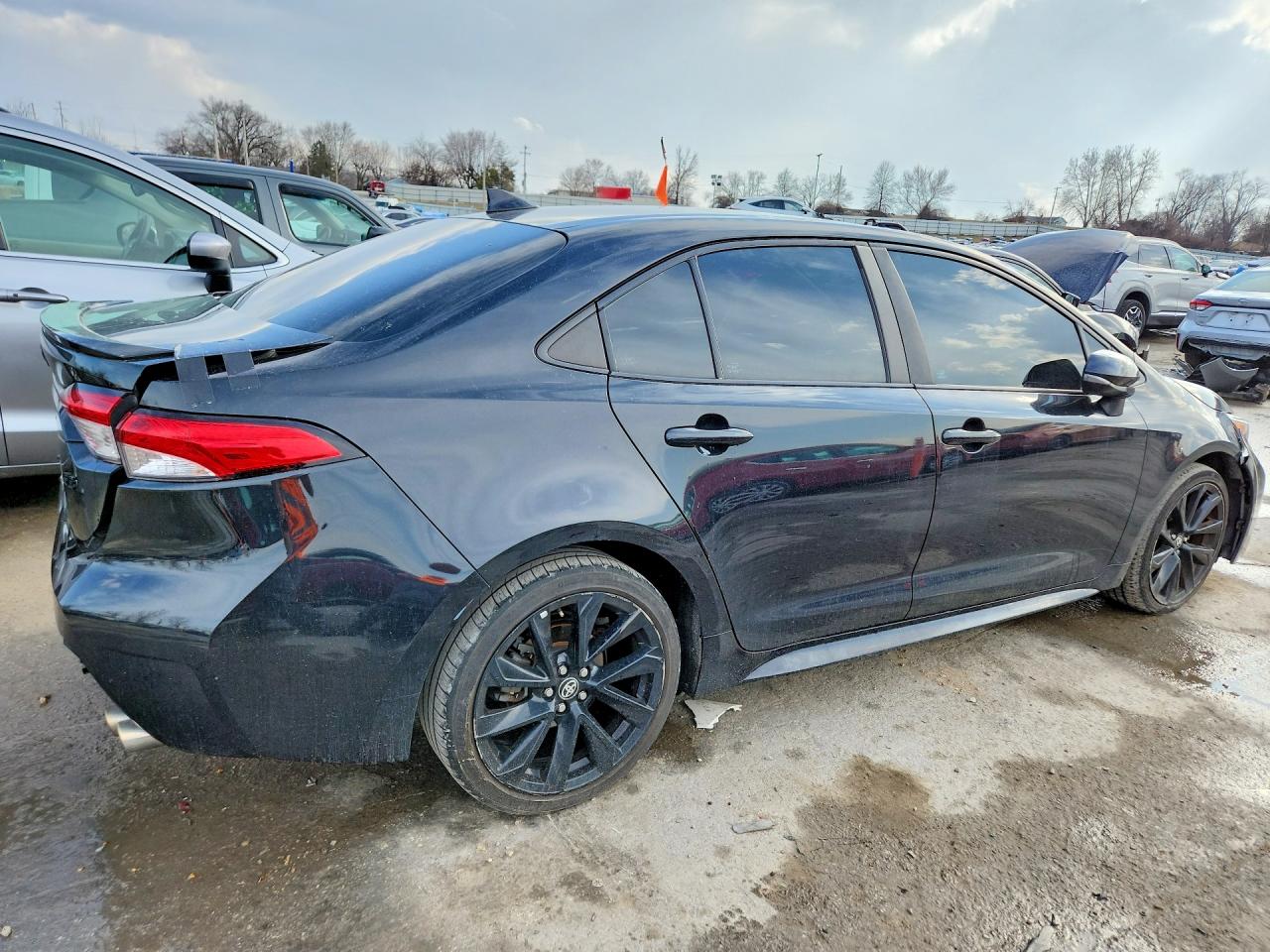 2020 TOYOTA COROLLA SE photo 3