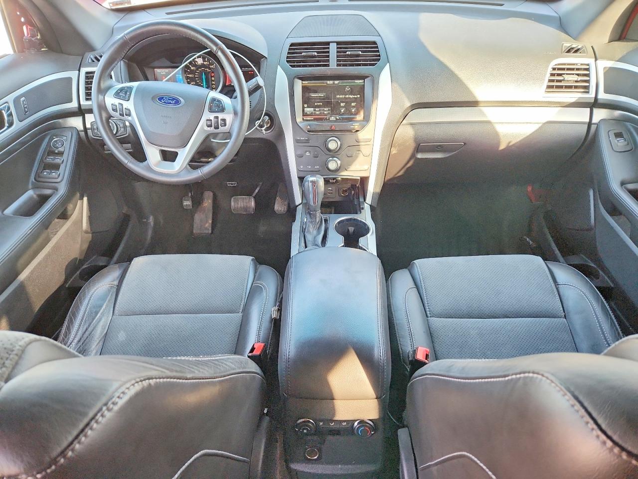 2015 FORD EXPLORER XLT photo 8