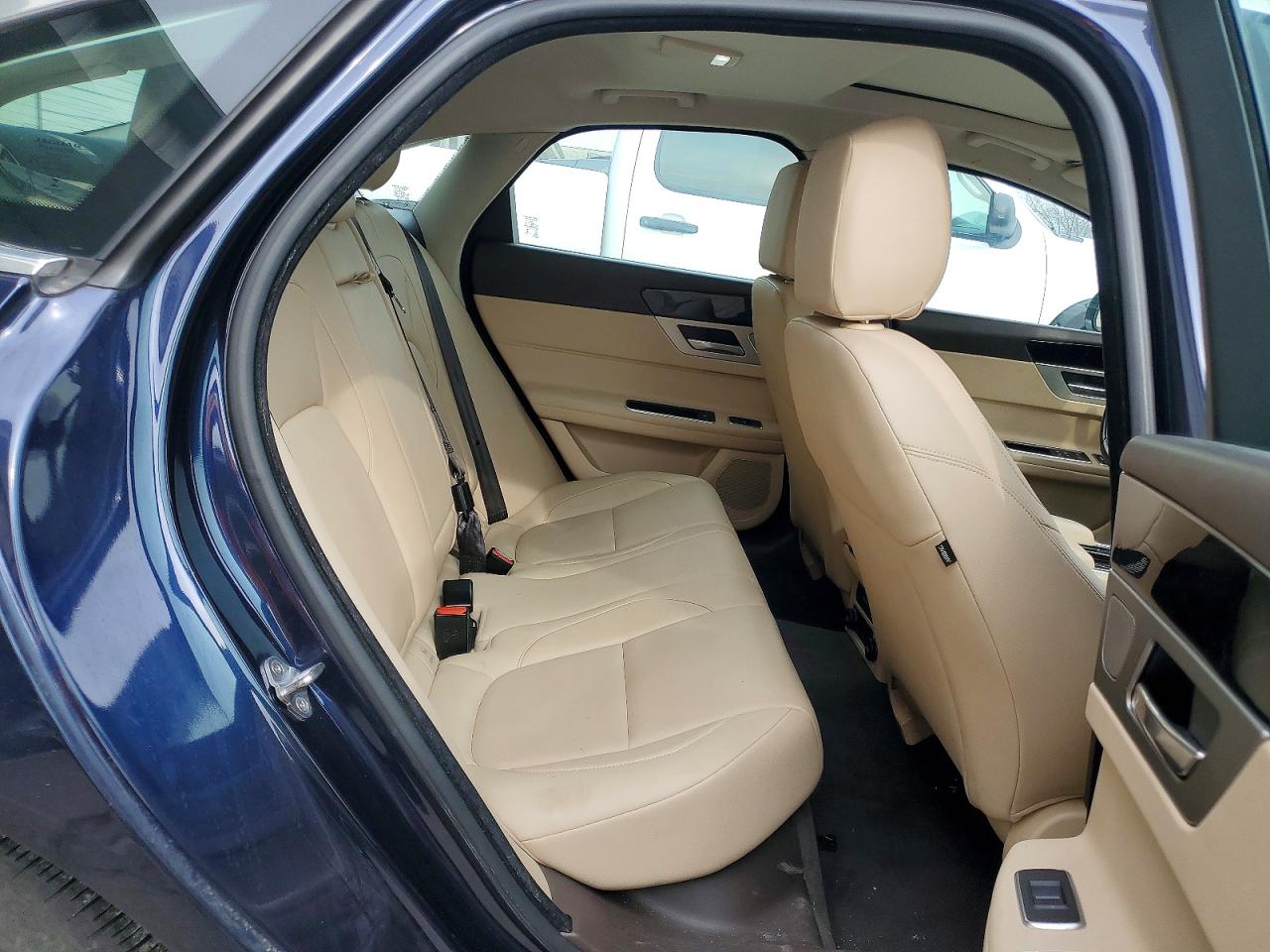 2016 JAGUAR XF PREMIUM photo 19