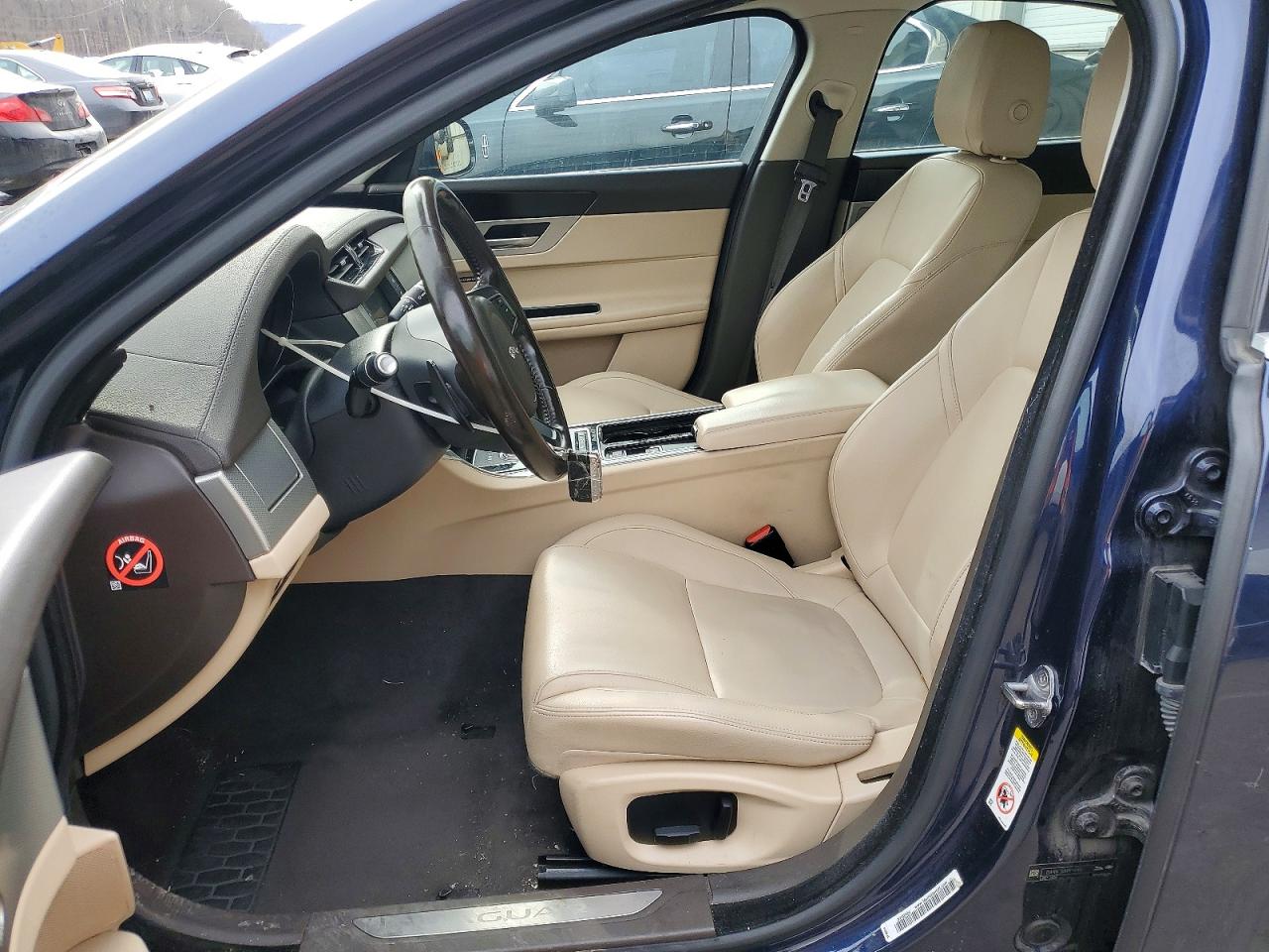 2016 JAGUAR XF PREMIUM photo 13