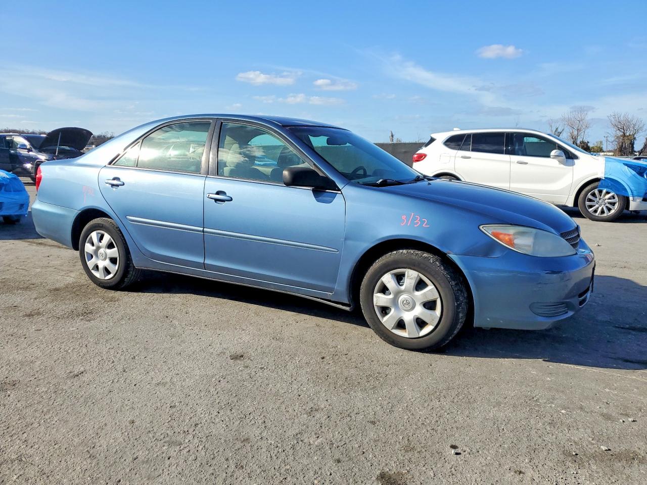 2004 TOYOTA CAMRY LE photo 4