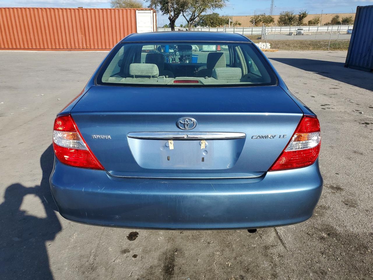 2004 TOYOTA CAMRY LE photo 6